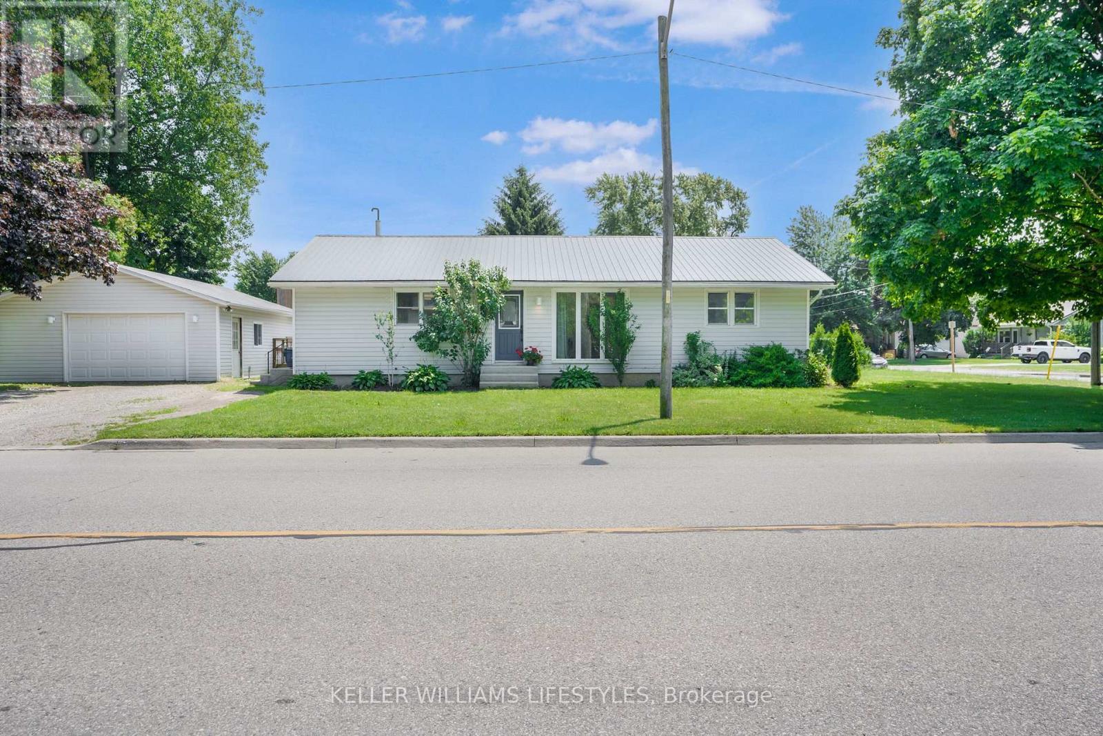 100 LEMUEL STREET, Chatham-Kent, Ontario