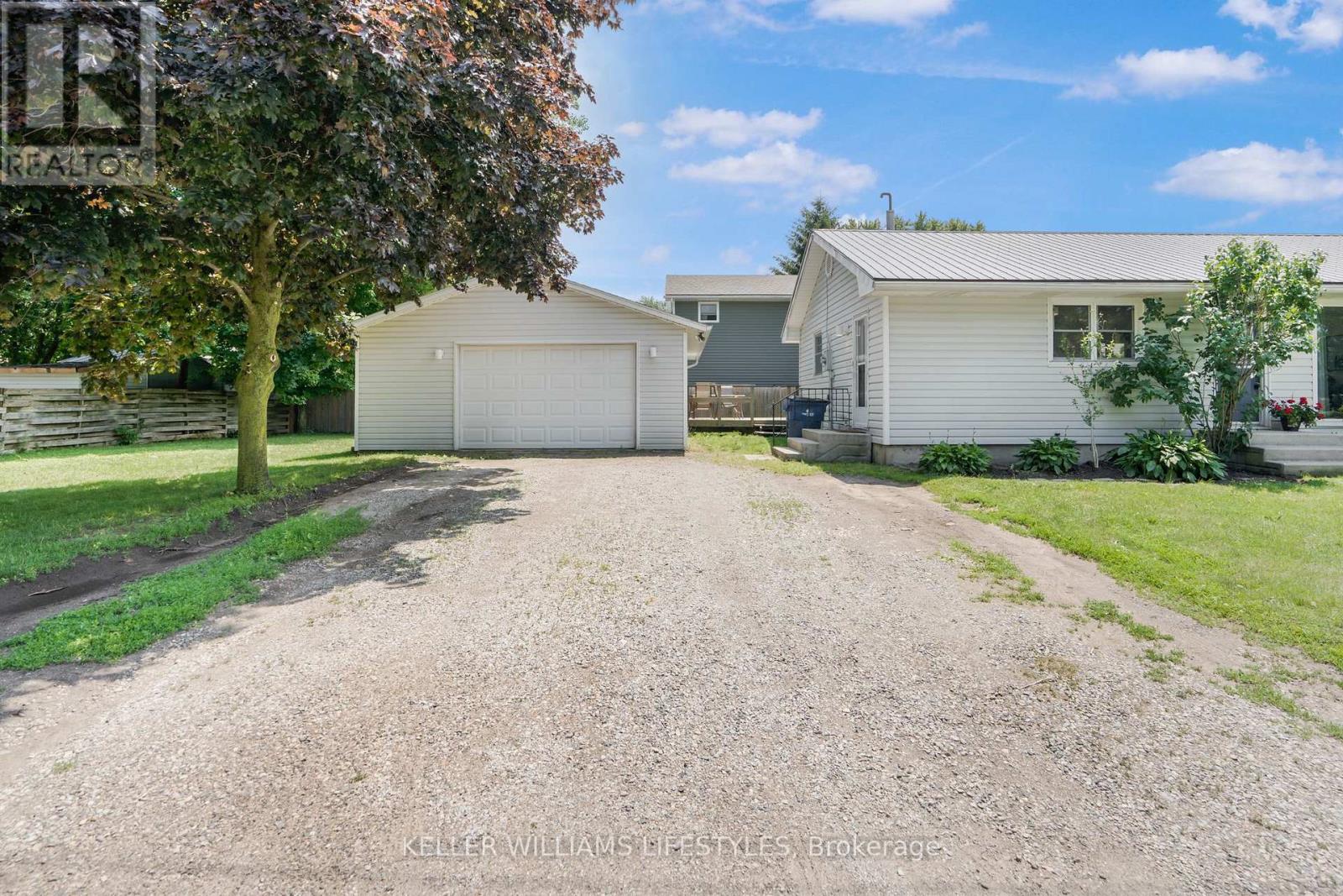 100 Lemuel Street, Chatham-Kent, Ontario  N0P 2K0 - Photo 2 - X13496288