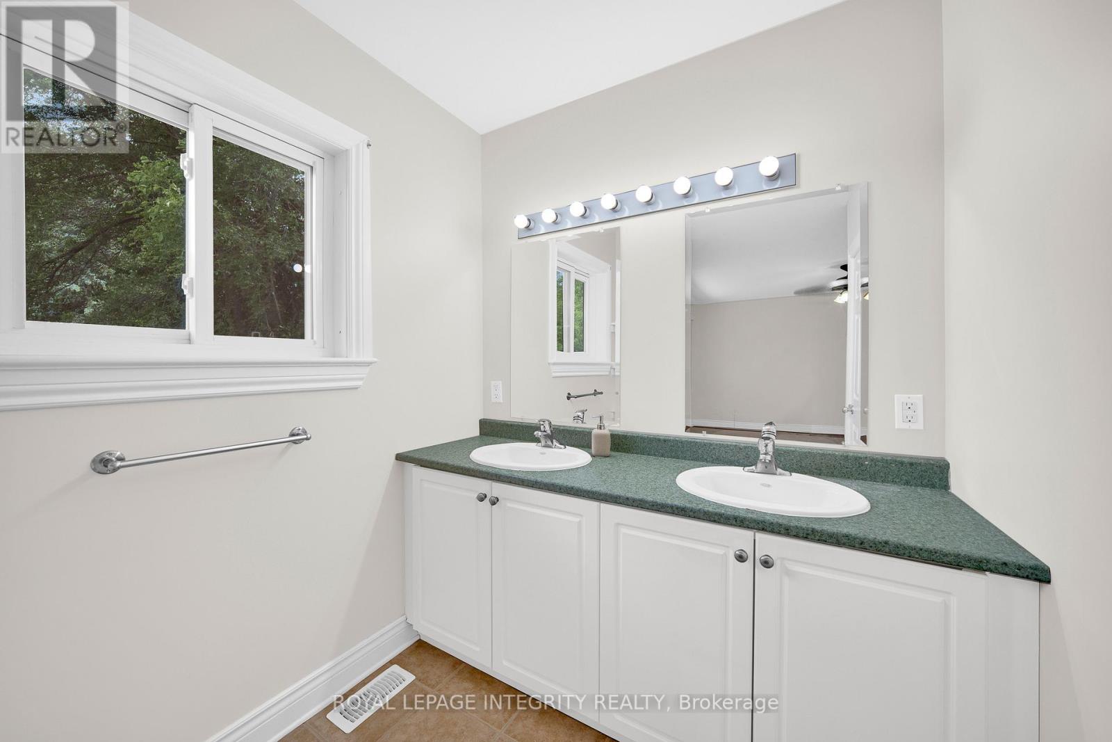 318 Somerset Street E, Ottawa, Ontario  K1N 6W3 - Photo 28 - X13496290