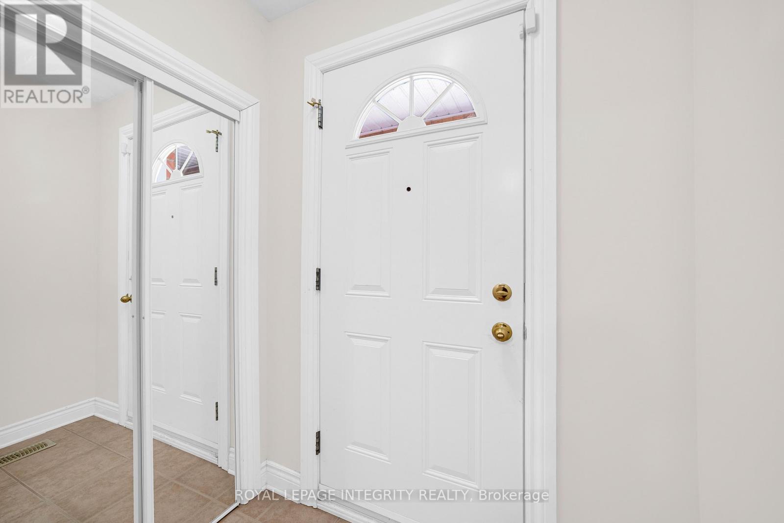 318 Somerset Street E, Ottawa, Ontario  K1N 6W3 - Photo 5 - X13496290