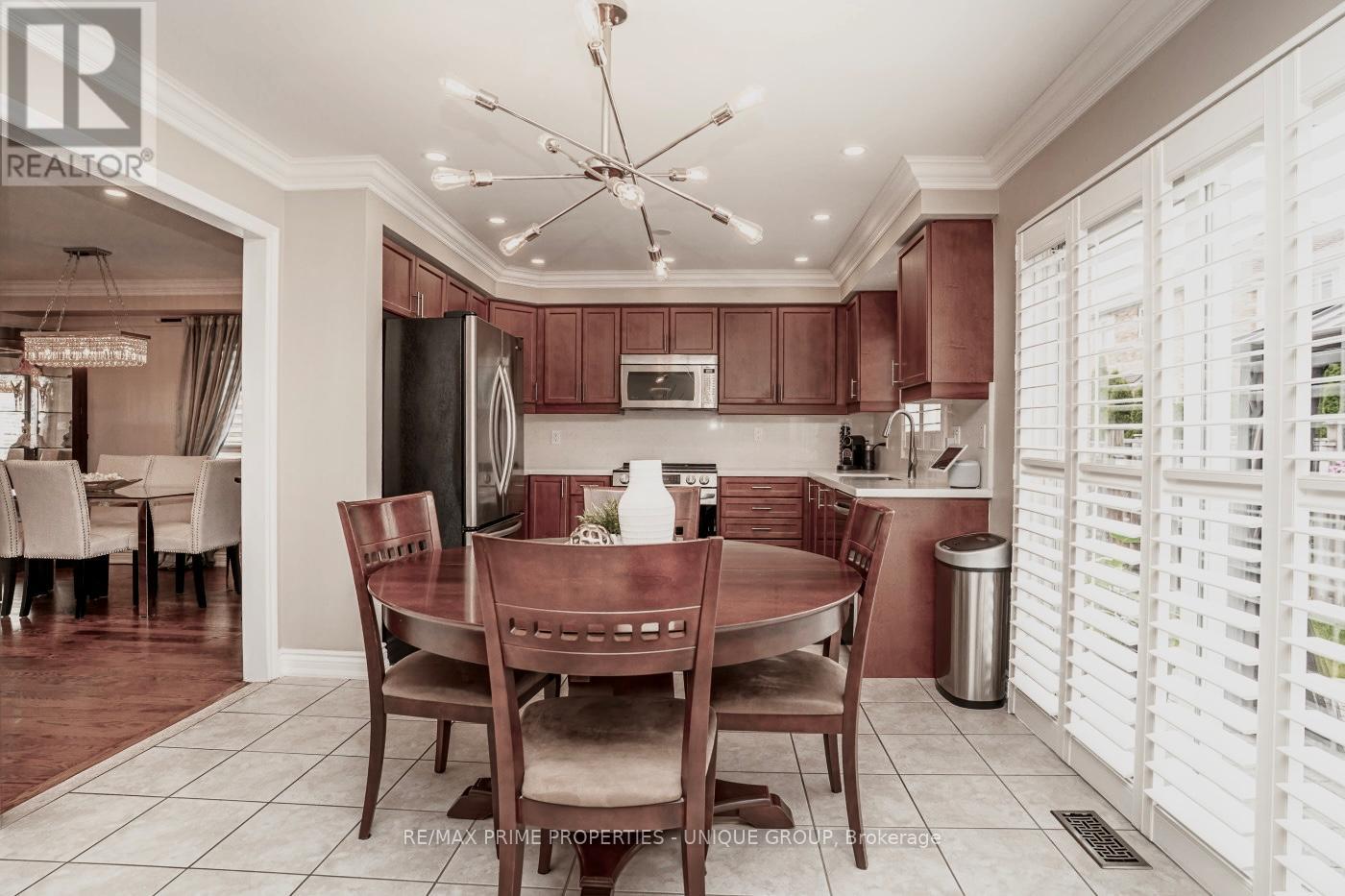 33 Richard Underhill Avenue, Whitchurch-Stouffville, Ontario  L4A 0J1 - Photo 11 - N13493238