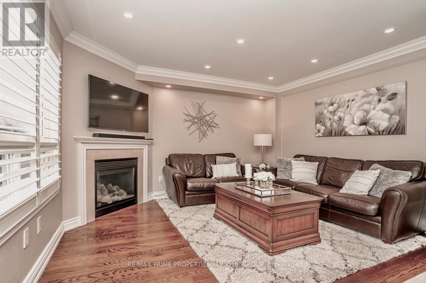 33 Richard Underhill Avenue, Whitchurch-Stouffville, Ontario  L4A 0J1 - Photo 9 - N13493238