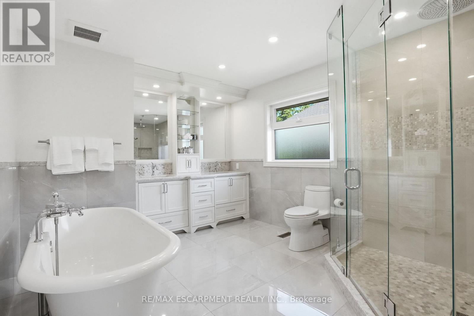 2101 Westoak Trails Boulevard, Oakville, Ontario  L6M 3L2 - Photo 19 - W13494390