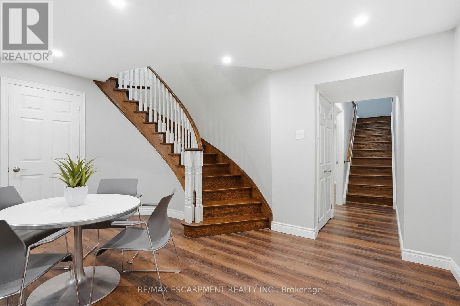 2101 Westoak Trails Boulevard, Oakville, Ontario  L6M 3L2 - Photo 33 - W13494390