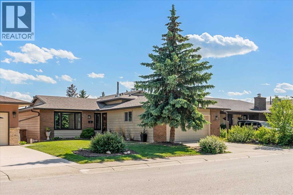 7715 67 Avenue NW, Calgary, Alberta  T3B 4P2 - Photo 2 - A2308873