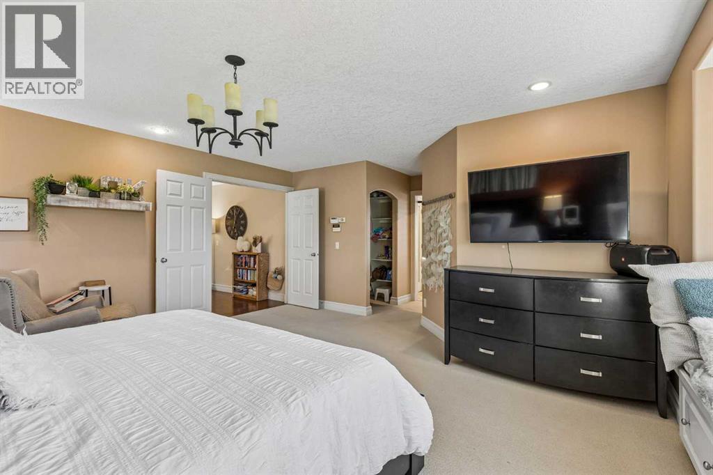 73 Hidden Creek Park NW, Calgary, Alberta  T3A 6C6 - Photo 19 - A2324506