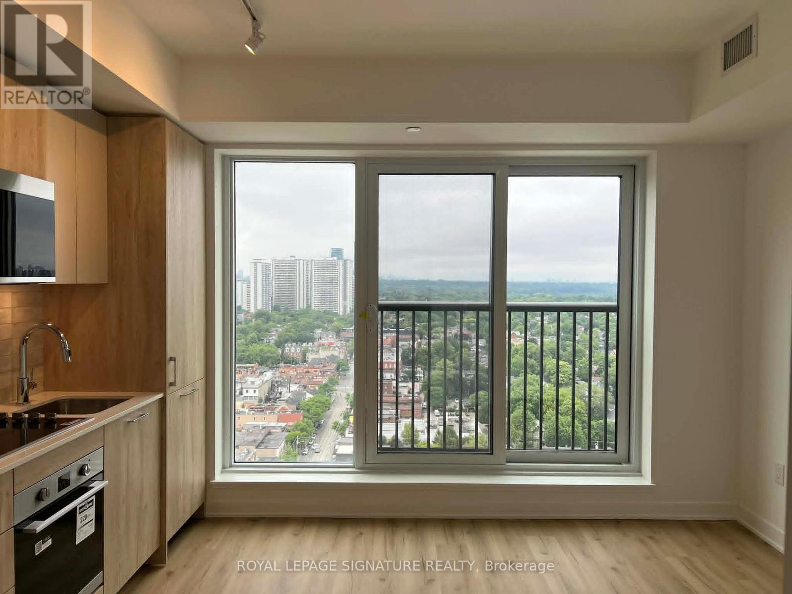 2310 - 10 OAK ST STREET, Toronto, Ontario