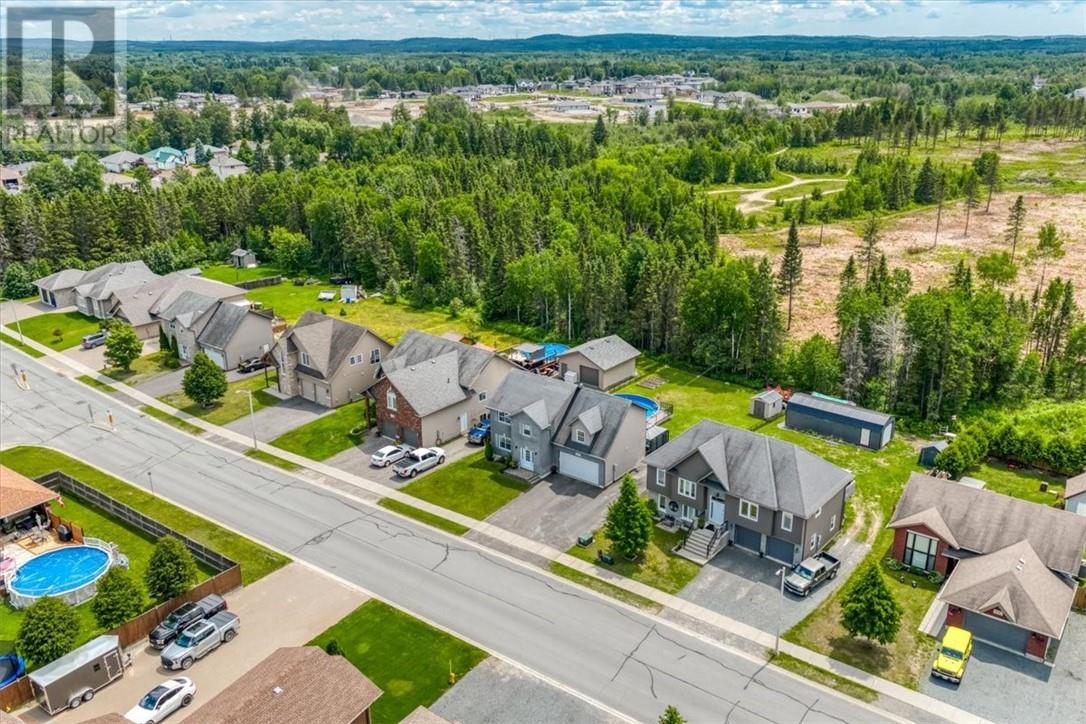 1399 Jeanne D'arc St, Hanmer, Ontario  P3P 0B9 - Photo 40 - 2128848