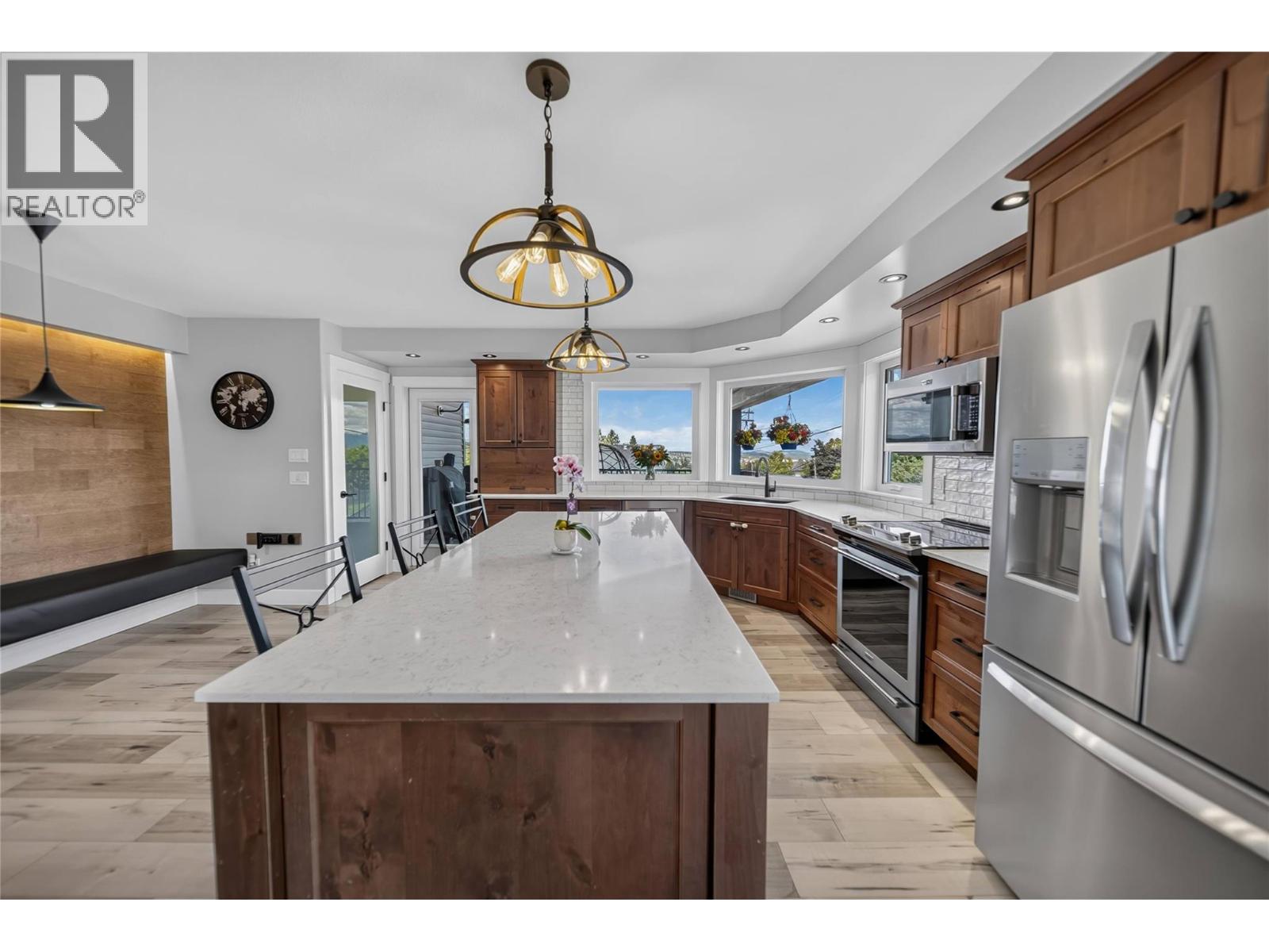 324 17th Street S, Cranbrook, British Columbia  V1C 0B8 - Photo 2 - 10391955