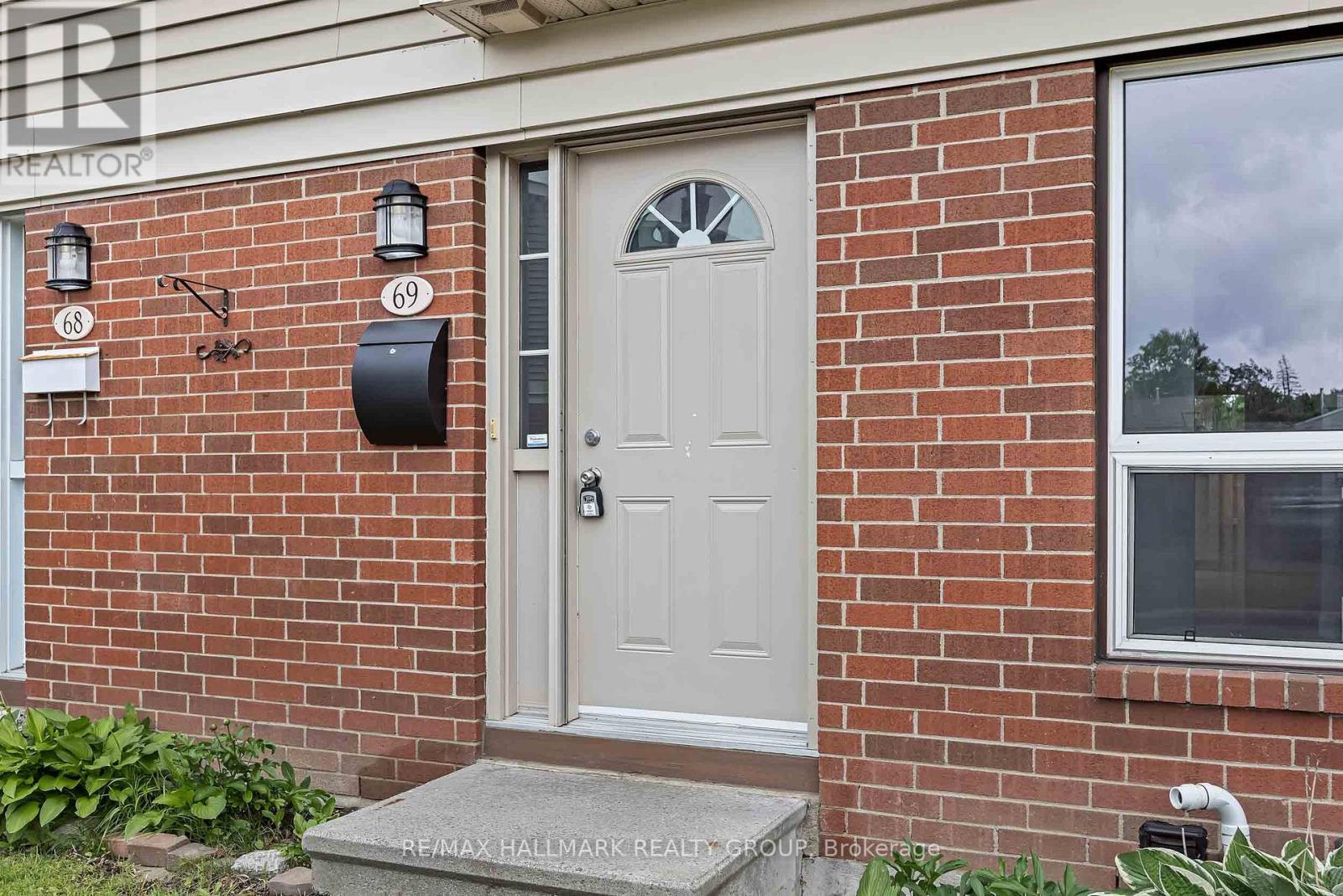 69 - 820 Cahill Drive W, Ottawa, Ontario  K1V 9K4 - Photo 3 - X13496296
