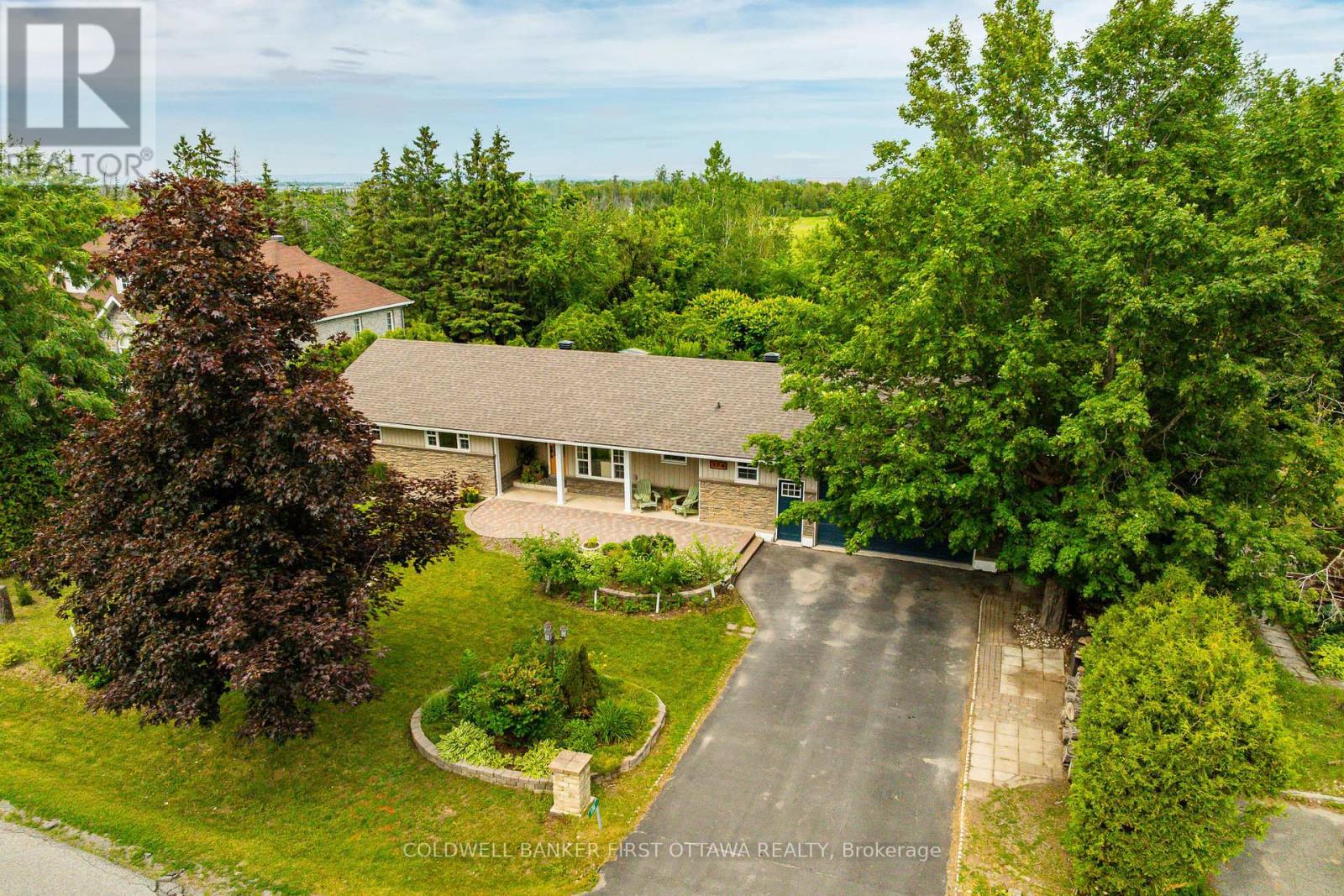 174 LLOYDALEX CRESCENT, Ottawa, Ontario