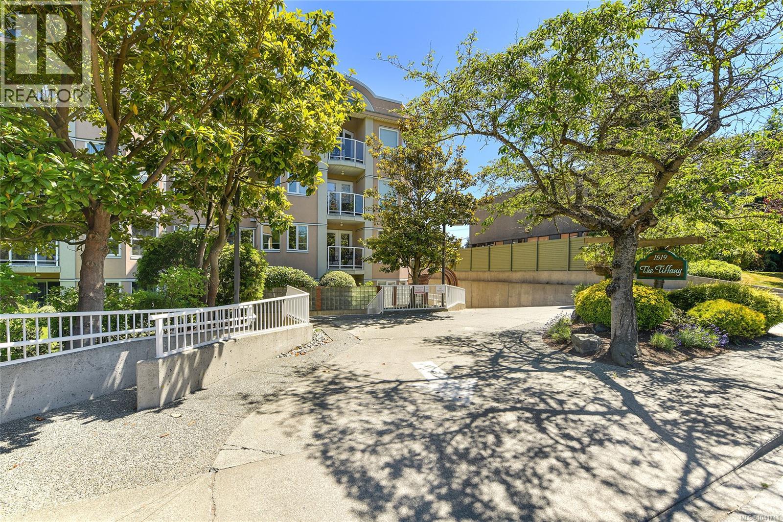 408 1519 Hillside Ave