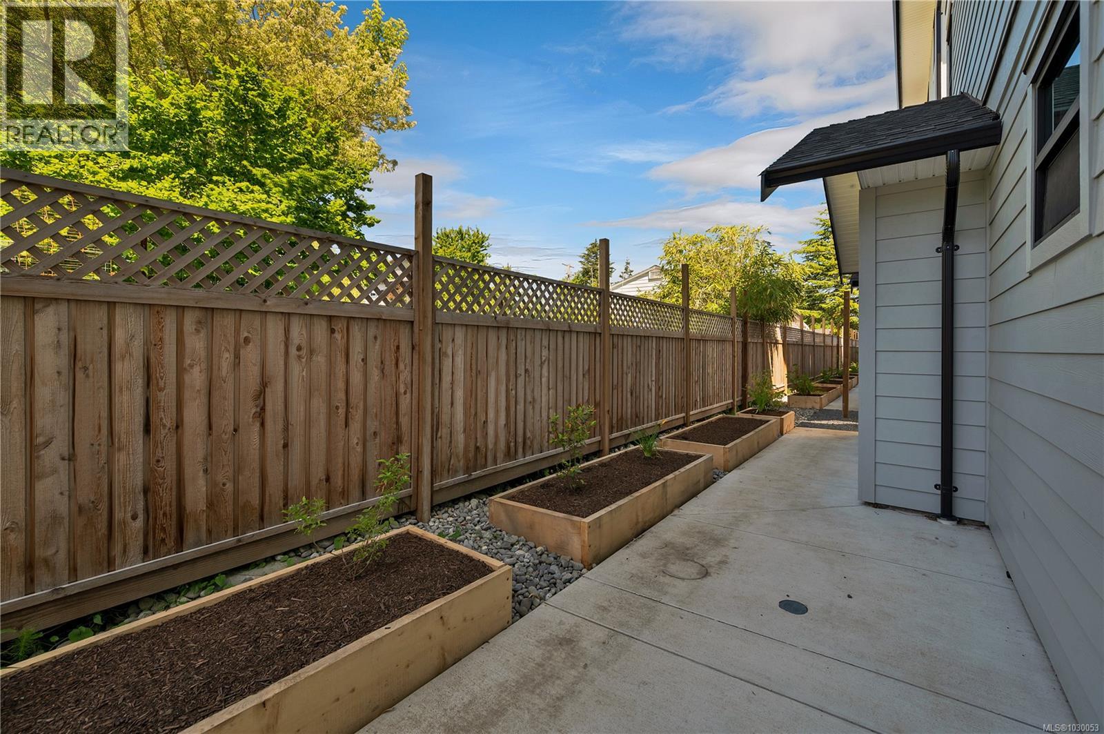 2022a Galerno Rd, Campbell River, British Columbia  V9W 0A2 - Photo 38 - 1030053