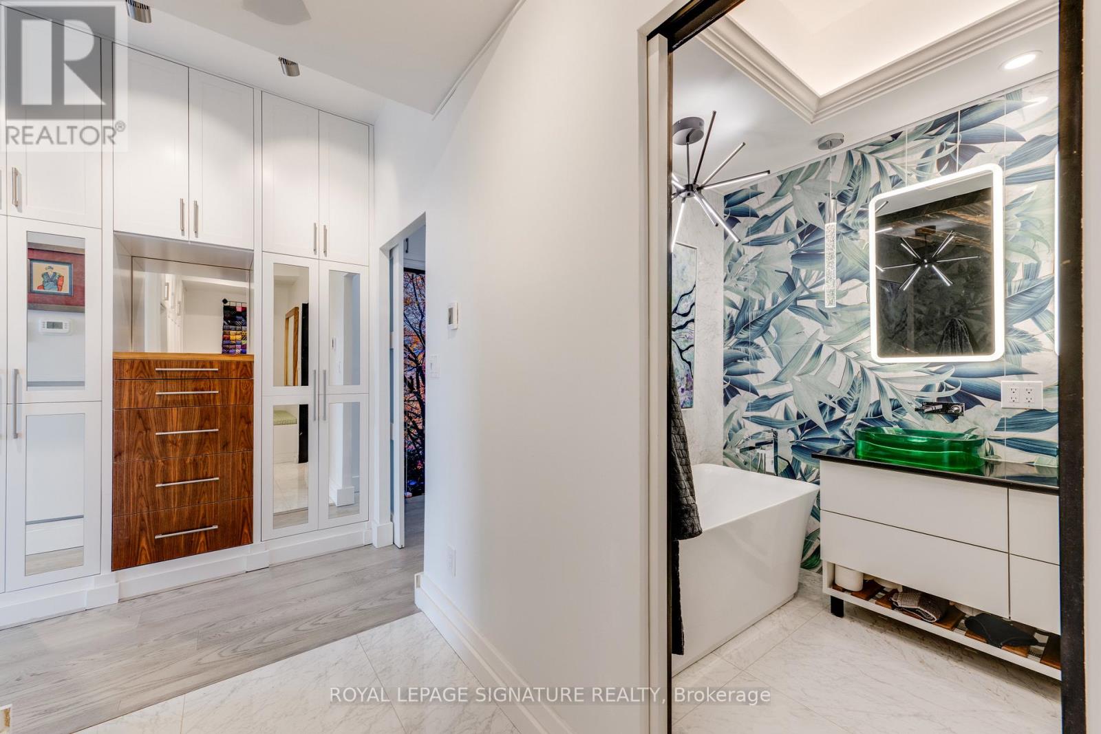 1801 - 900 Mt Pleasant Road, Toronto, Ontario  M4P 3J9 - Photo 28 - C13235930