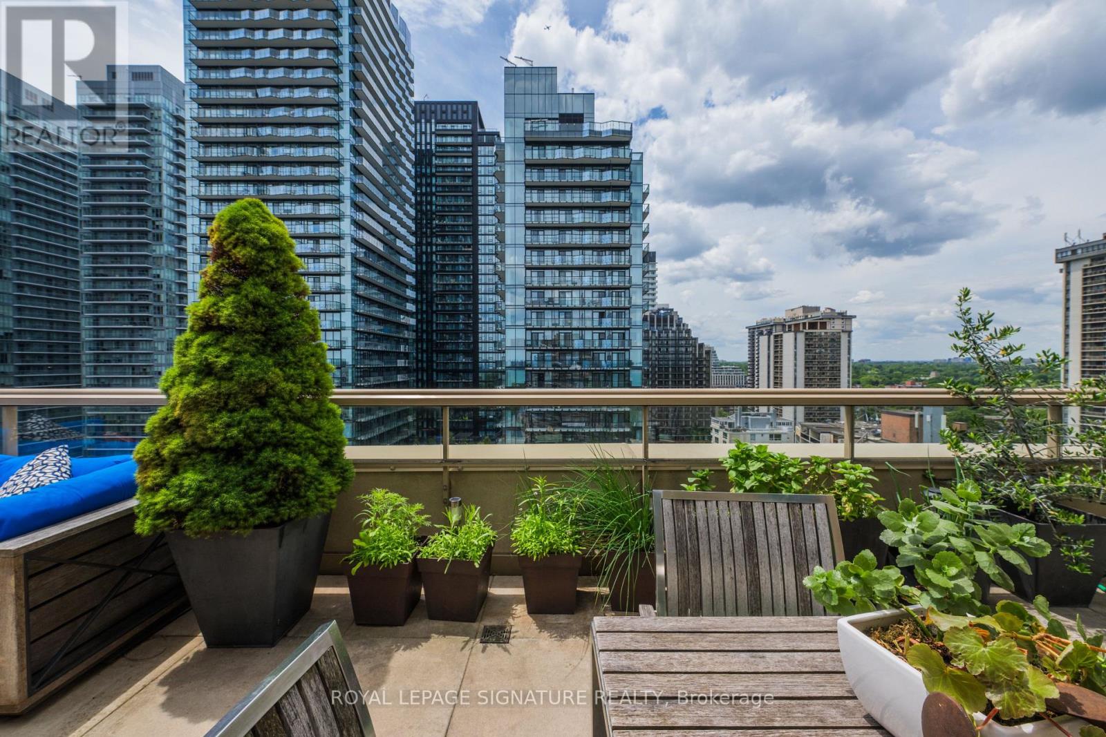 1801 - 900 Mt Pleasant Road, Toronto, Ontario  M4P 3J9 - Photo 37 - C13235930