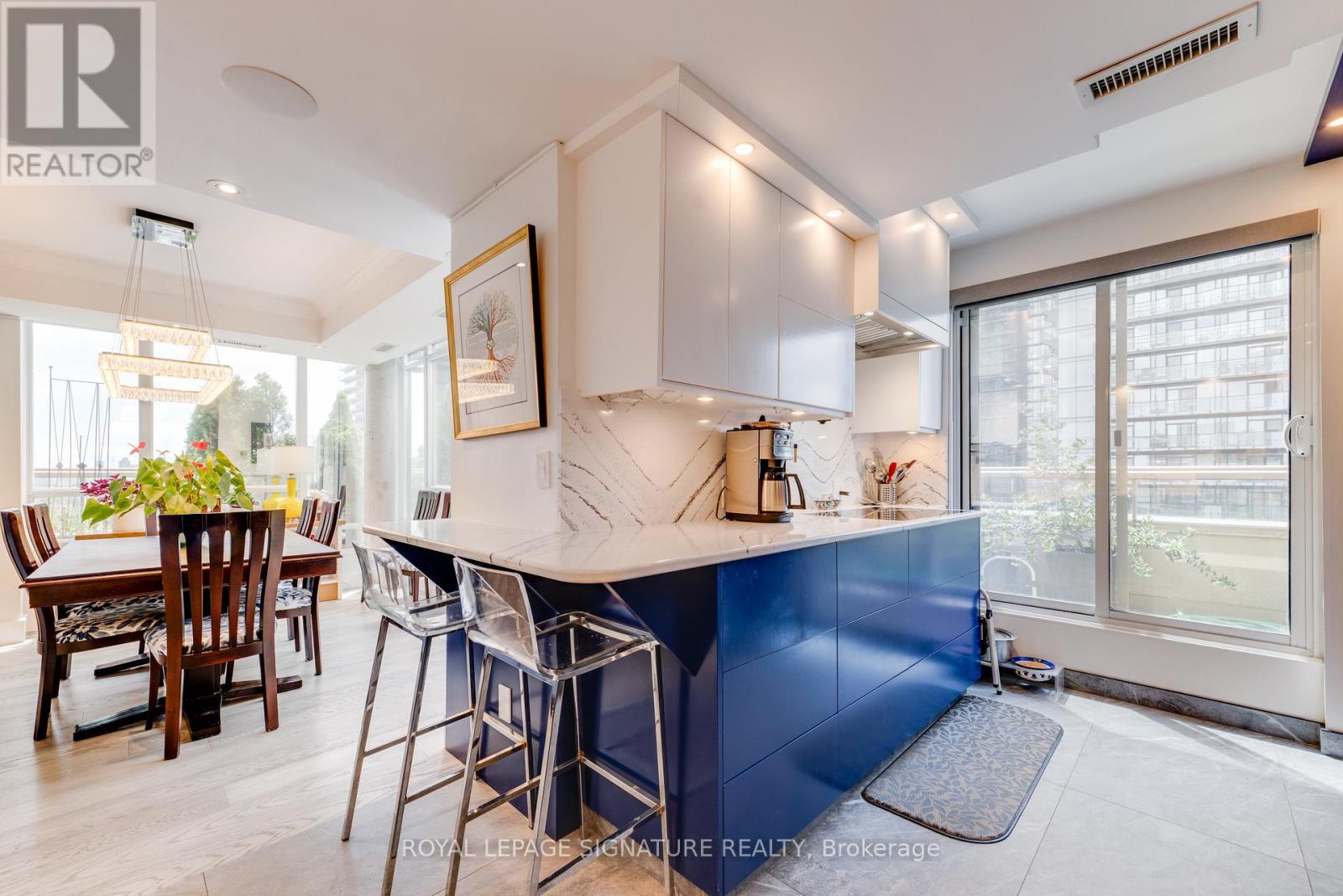 1801 - 900 Mt Pleasant Road, Toronto, Ontario  M4P 3J9 - Photo 9 - C13235930