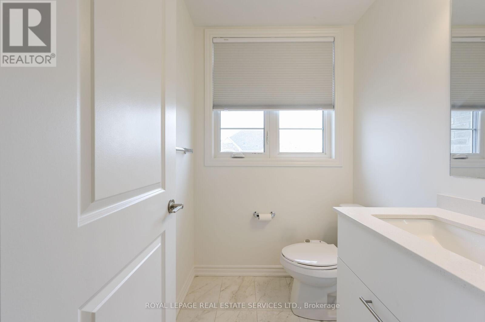 2 Paisley Drive, Bradford West Gwillimbury, Ontario  L3Z 4P3 - Photo 6 - N13496106