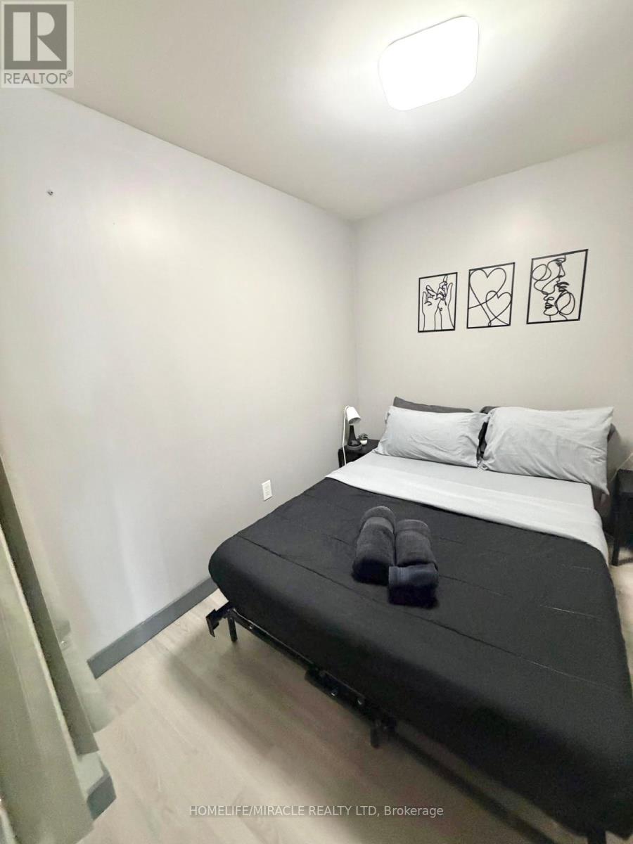 1601 - 35 Mariner Terrace, Toronto, Ontario  M5V 3V9 - Photo 10 - C13496412