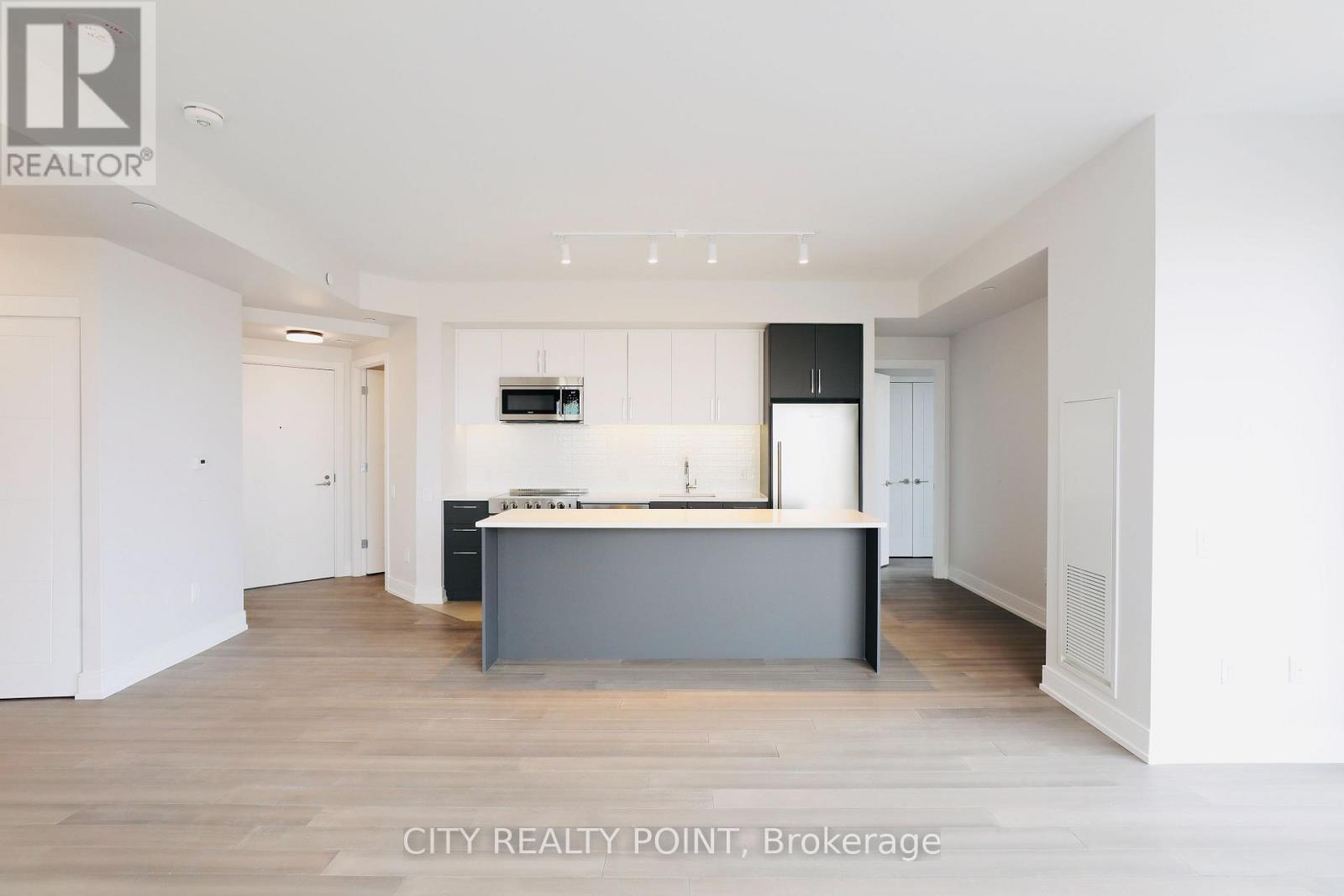 407 - 2525 BATHURST STREET, Toronto, Ontario