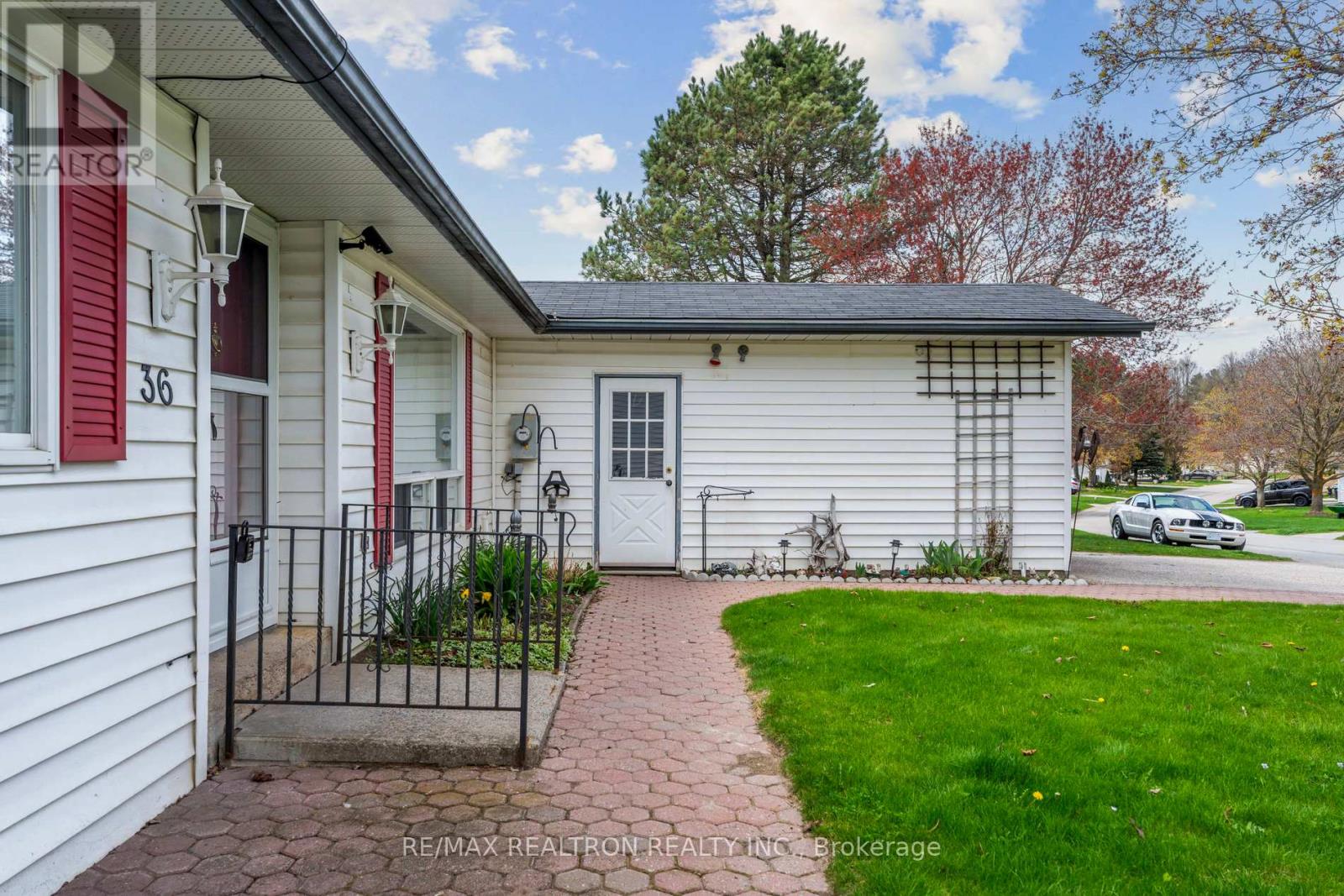 36 Tecumseth Pines Drive, New Tecumseth, Ontario  L0G 1W0 - Photo 5 - N13496326