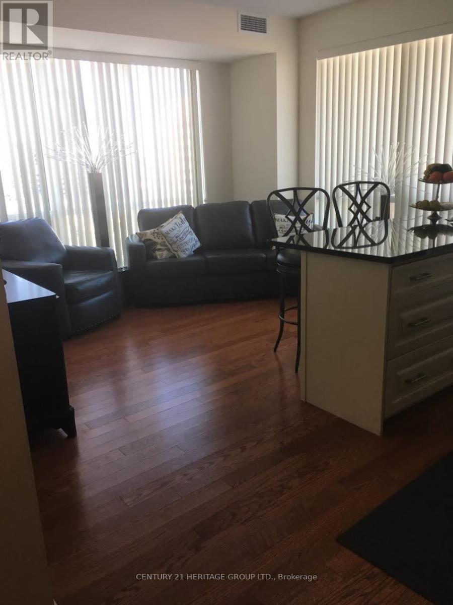 1005 - 9088 Yonge Street, Richmond Hill, Ontario  L4C 0Y6 - Photo 2 - N13496436