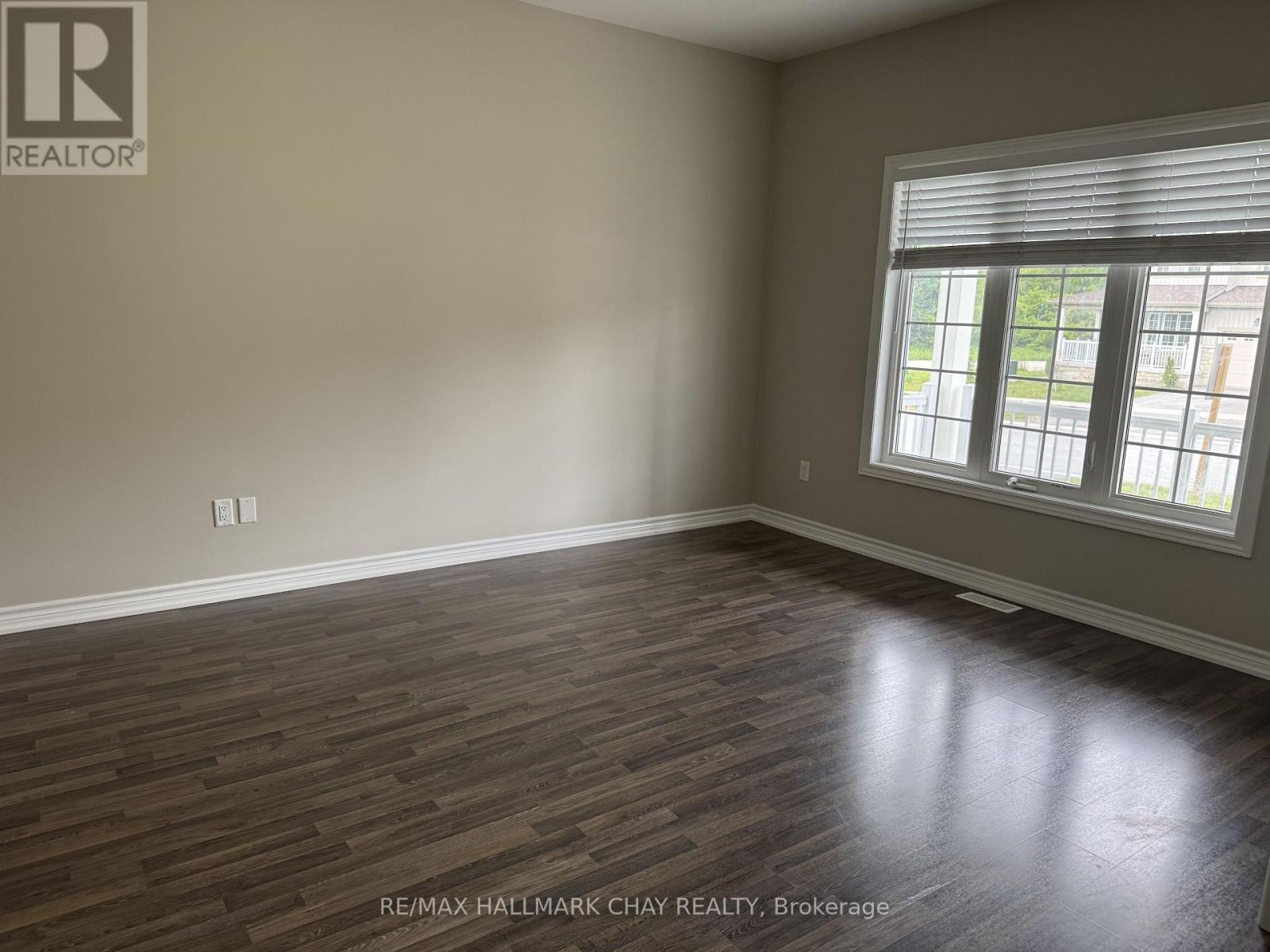 205 Prescott Drive, Clearview (Stayner), Ontario  L0M 1S0 - Photo 4 - S13496394