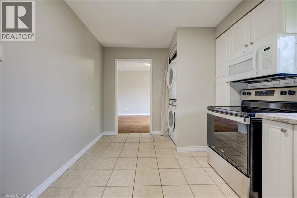 939 Strasburg Road, Kitchener, Ontario  N2E 1T6 - Photo 13 - 40843513