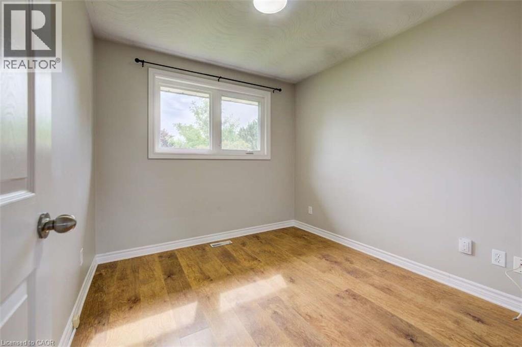 939 Strasburg Road, Kitchener, Ontario  N2E 1T6 - Photo 16 - 40843513