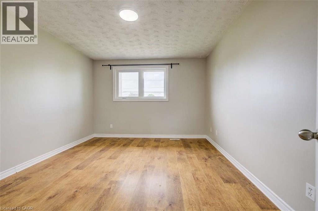 939 Strasburg Road, Kitchener, Ontario  N2E 1T6 - Photo 19 - 40843513