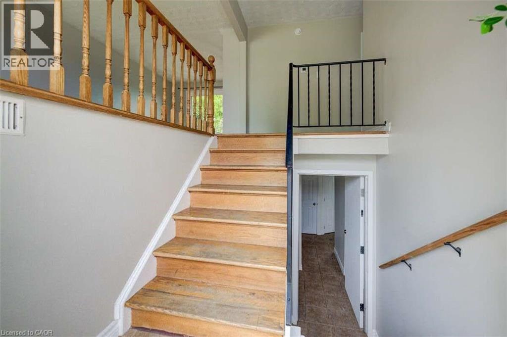 939 Strasburg Road, Kitchener, Ontario  N2E 1T6 - Photo 4 - 40843513