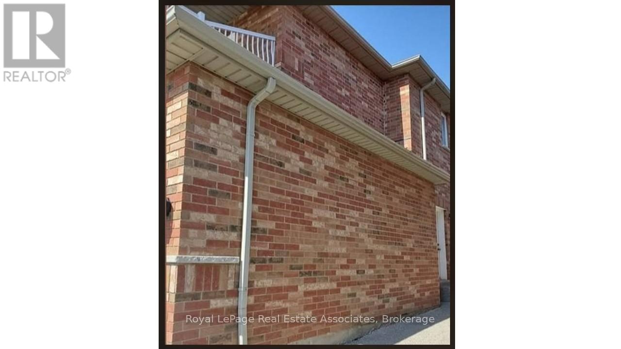 One Room - 373 Arrowsmith Drive, Mississauga, Ontario  L5W 1V3 - Photo 1 - W13496342