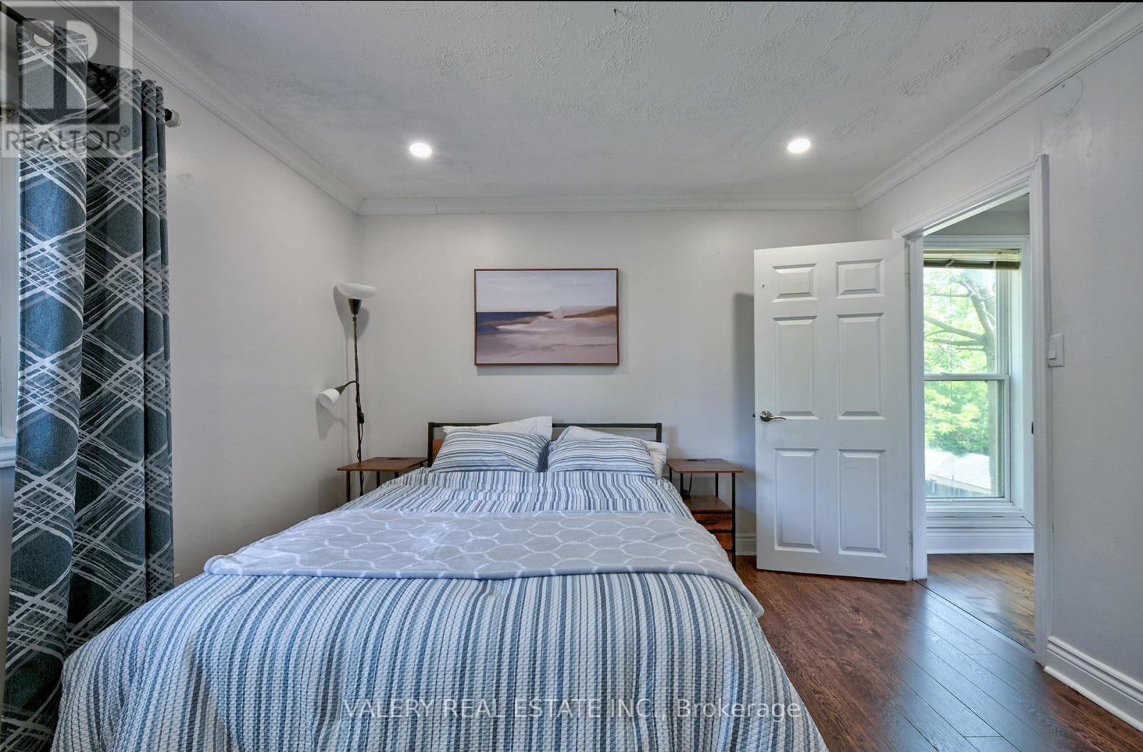 2314 Belyea Street, Oakville, Ontario  L6L 1N6 - Photo 2 - W13496348