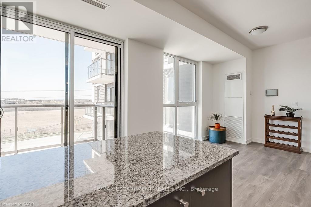 409 - 335 Wheat Boom Drive, Oakville, Ontario  L6H 7Y1 - Photo 8 - W13496366