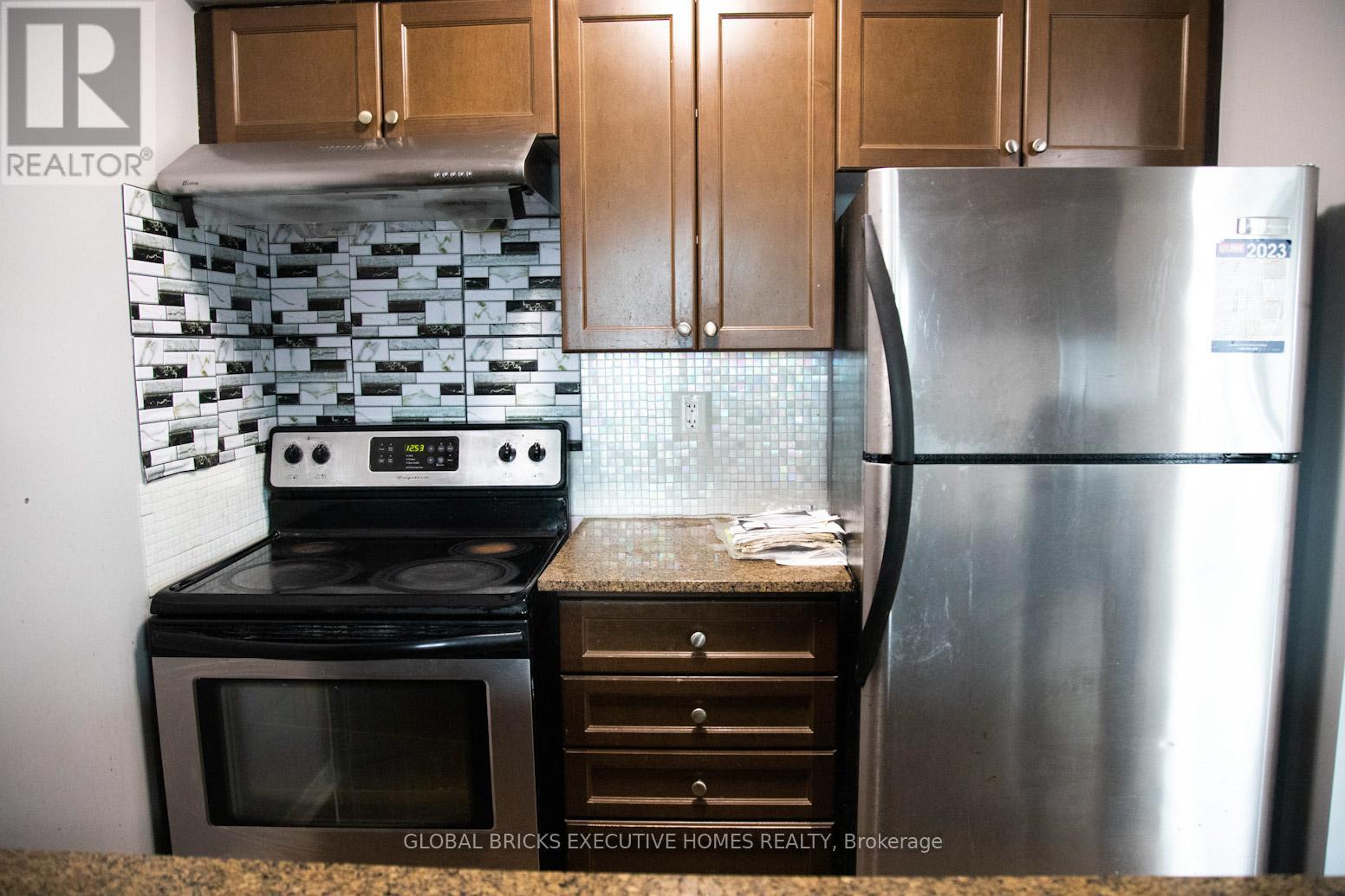 1203 - 215 Queen Street E, Brampton, Ontario  L6W 0A9 - Photo 17 - W13496380