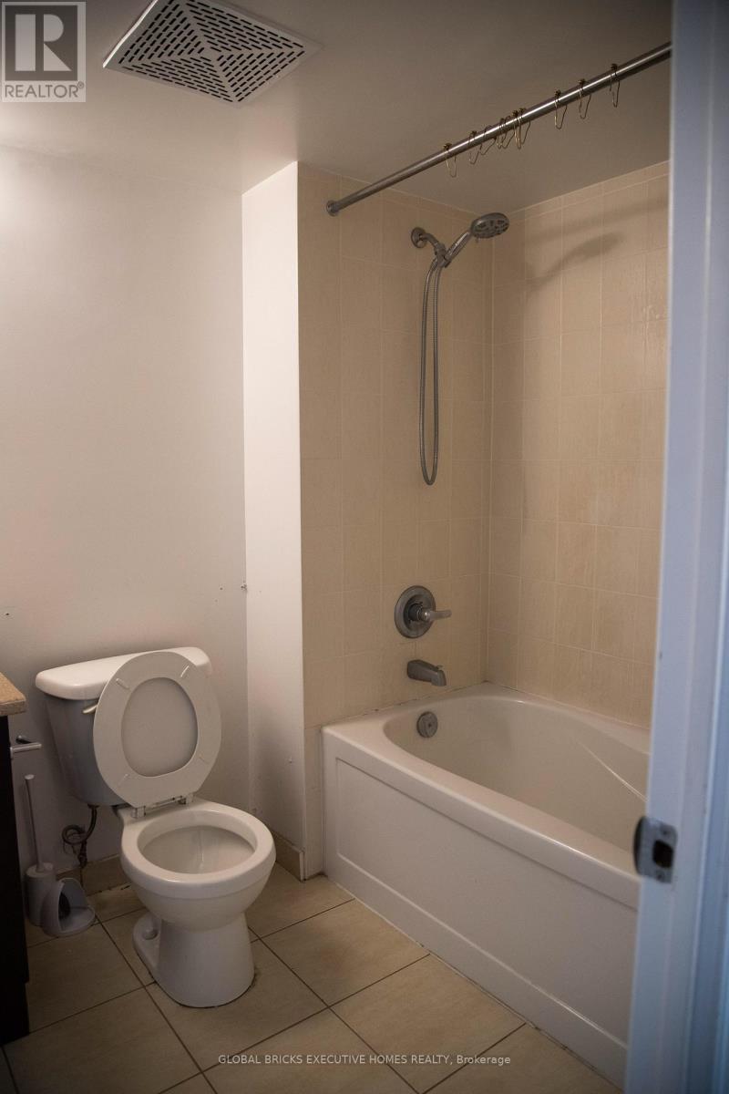1203 - 215 Queen Street E, Brampton, Ontario  L6W 0A9 - Photo 7 - W13496380