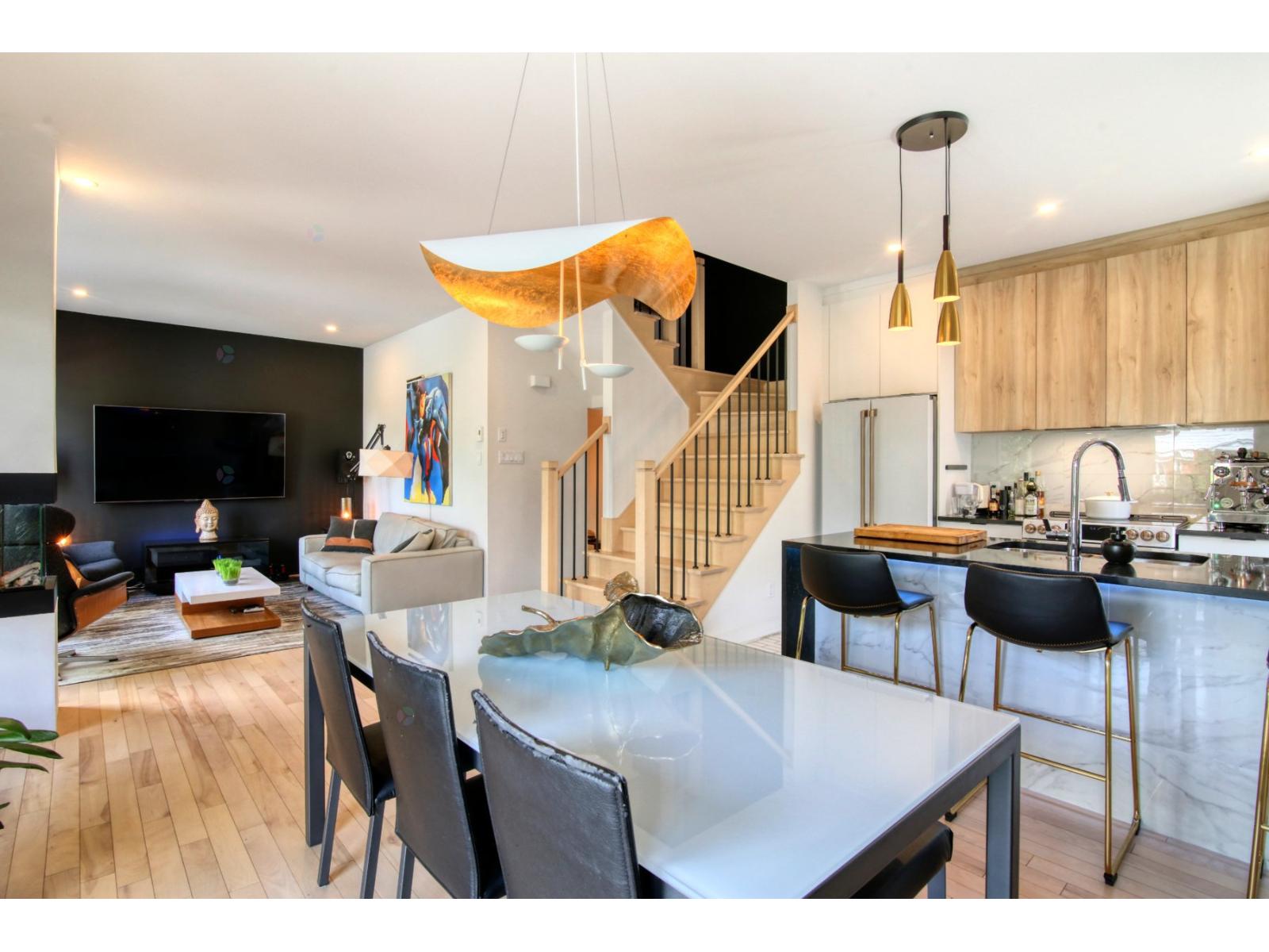 740 Rue St-Alexandre Longueuil (Le Vieux-Longueuil) Quebec Canada J4H3G6 5