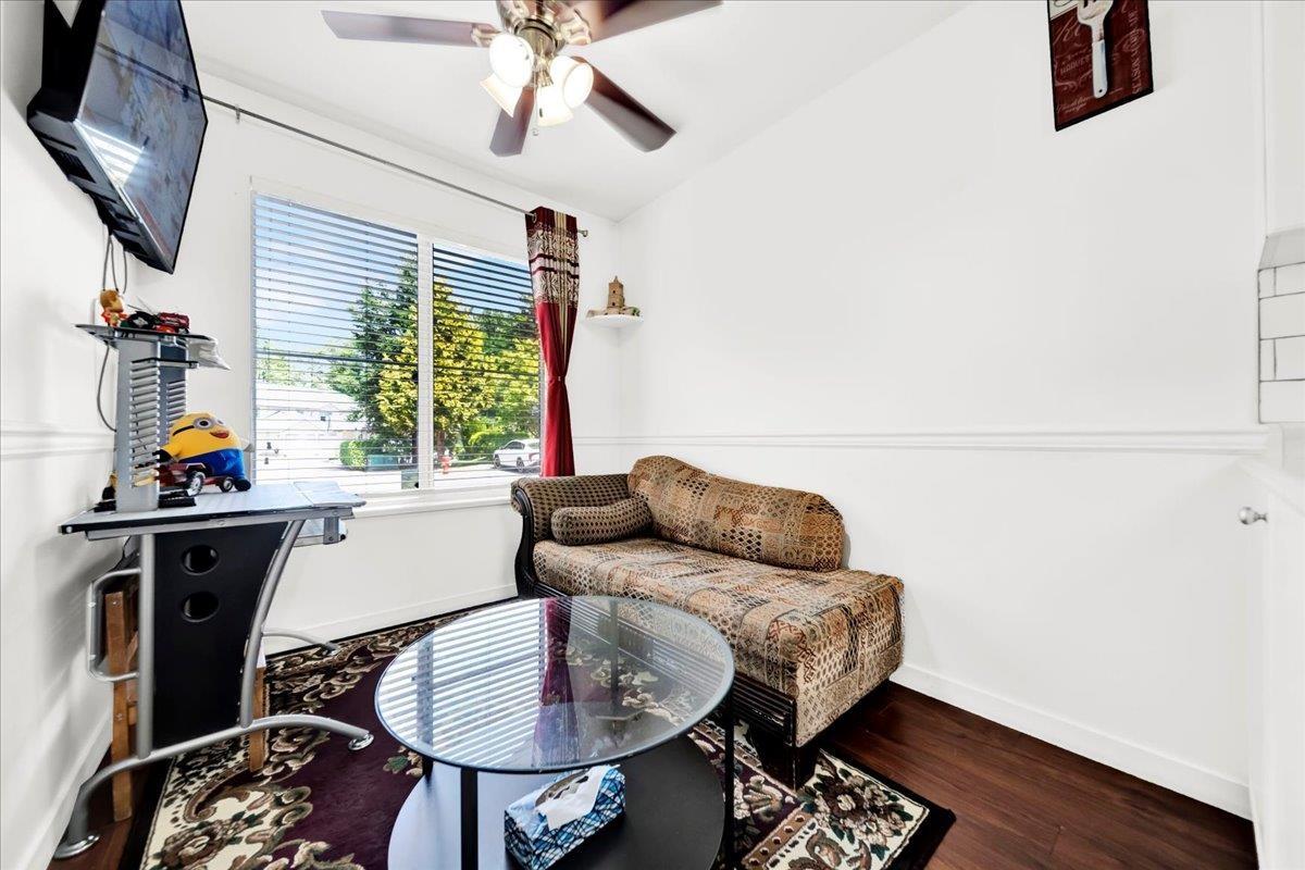 Listing image 11