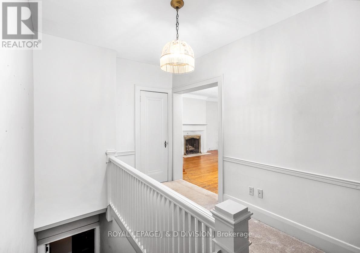 58 Lascelles Boulevard, Toronto, Ontario  M5P 2E1 - Photo 2 - C13205710