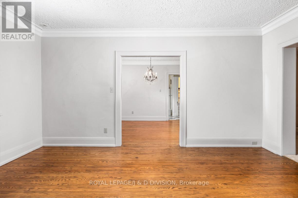 58 Lascelles Boulevard, Toronto, Ontario  M5P 2E1 - Photo 9 - C13205710