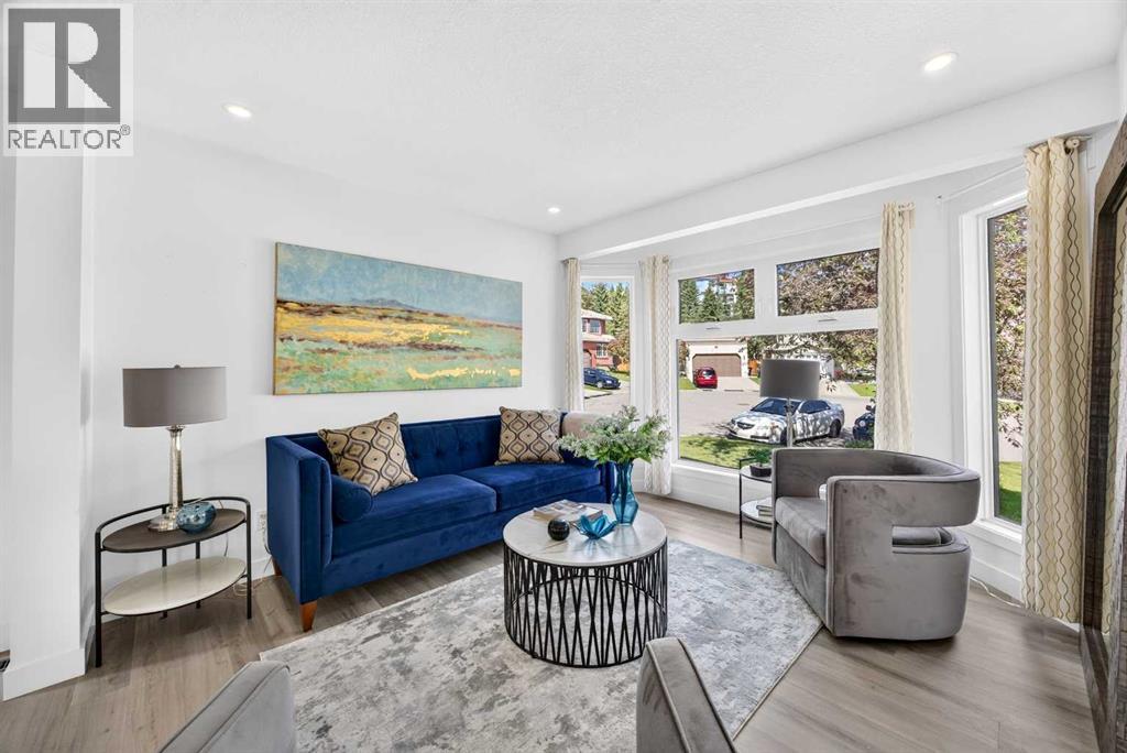 7 Signature Mews Sw, Calgary, Alberta  T3H 2V6 - Photo 4 - A2323821