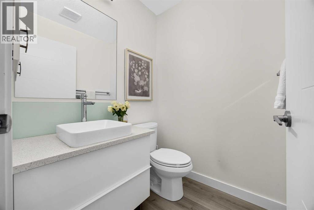 7 Signature Mews Sw, Calgary, Alberta  T3H 2V6 - Photo 17 - A2323821