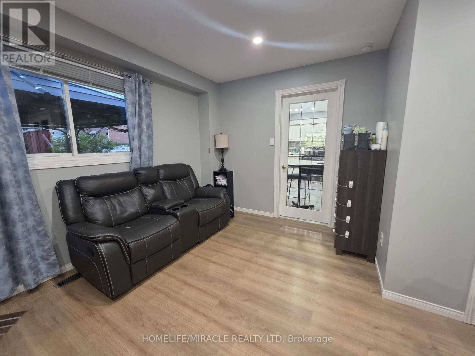 77 Livingstone Street W, Barrie, Ontario  L4N 7J1 - Photo 7 - S13422854