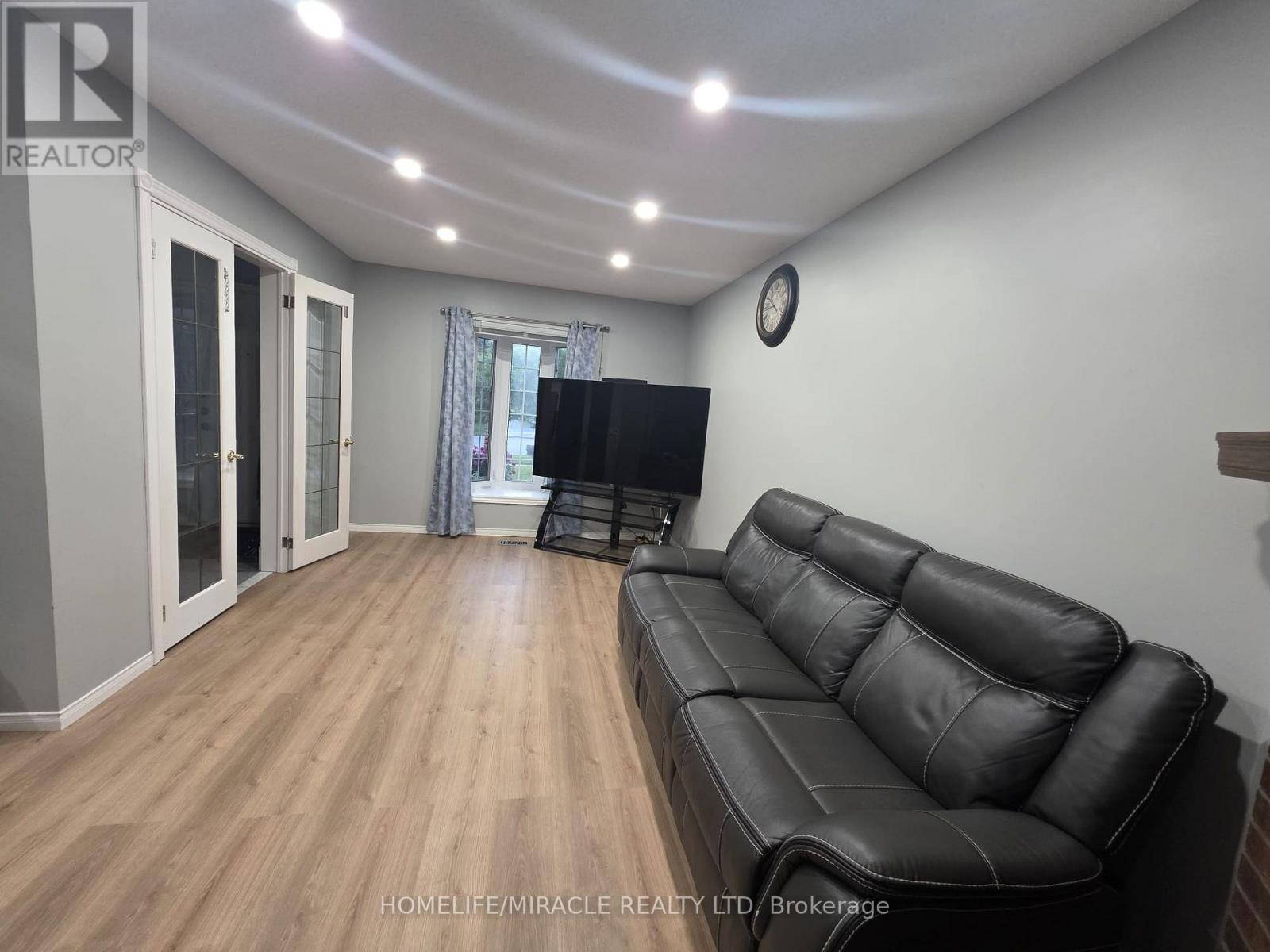 77 Livingstone Street W, Barrie, Ontario  L4N 7J1 - Photo 9 - S13422854