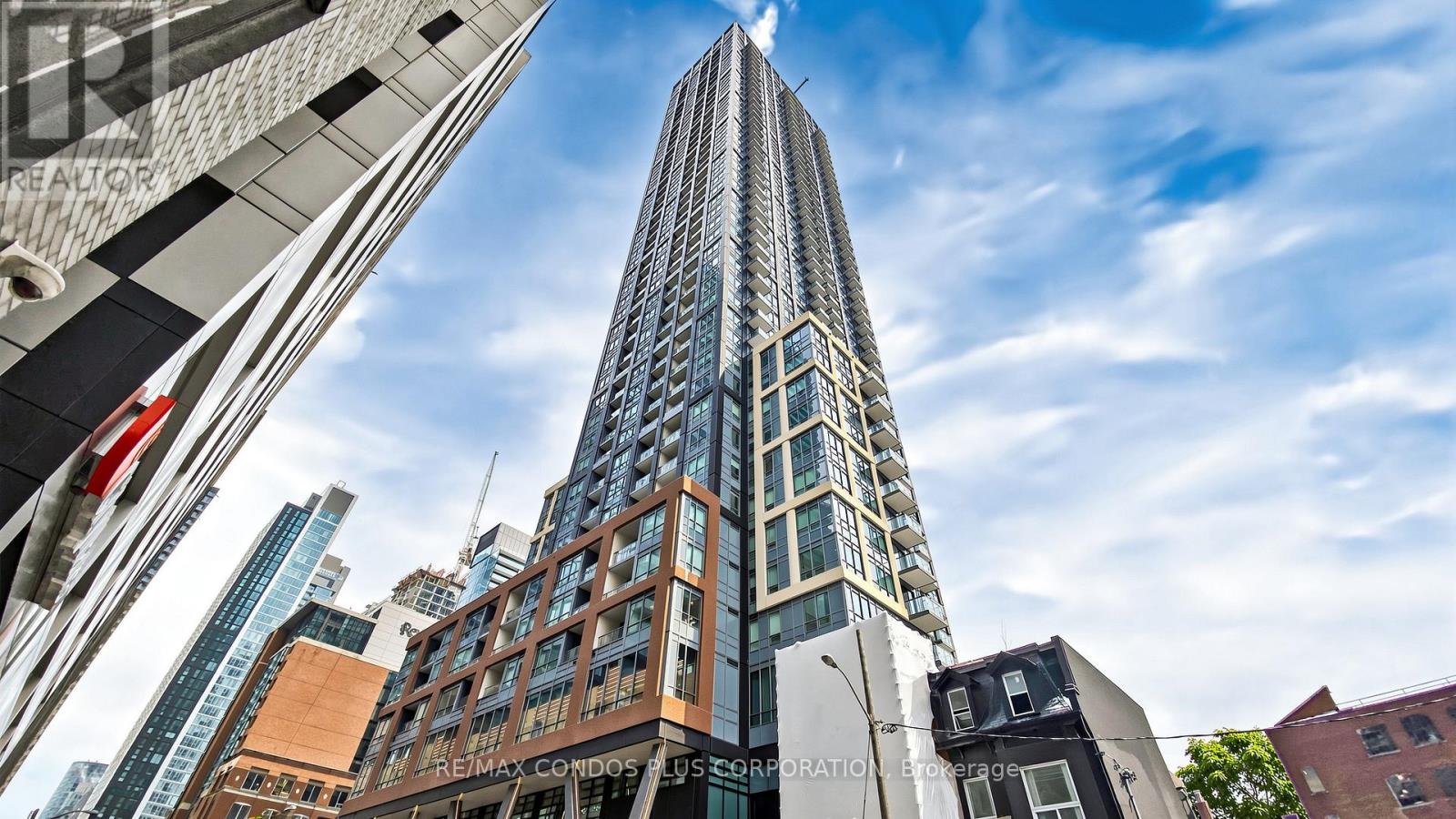 1525 - 108 PETER STREET, Toronto, Ontario