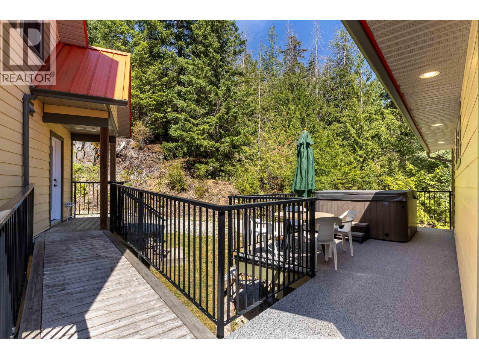 5823 Leaning Tree Road, Halfmoon Bay, British Columbia  V7Z 1C2 - Photo 25 - R3140508