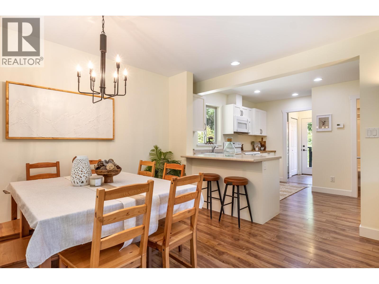 5823 Leaning Tree Road, Halfmoon Bay, British Columbia  V7Z 1C2 - Photo 6 - R3140508