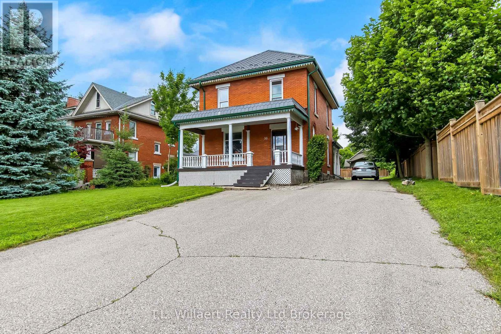 33 MAIN STREET E, Norwich, Ontario