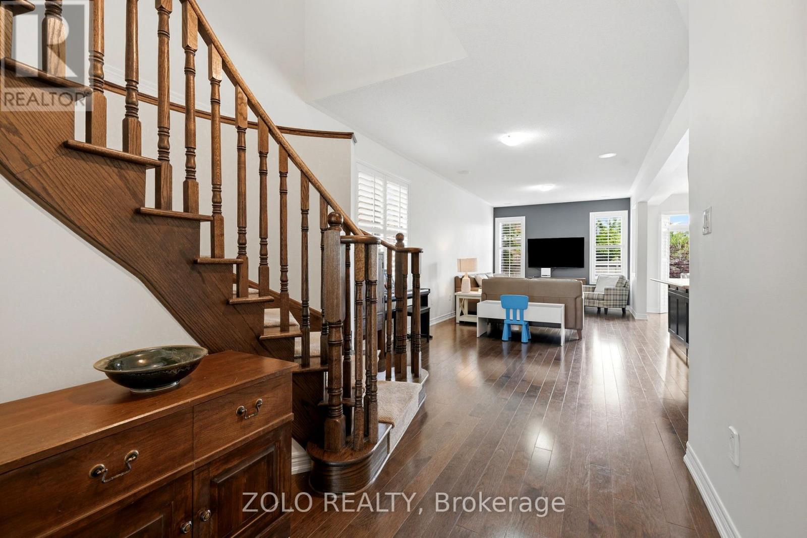 6 Diamond Leaf Lane, Halton Hills, Ontario  L7G 0G7 - Photo 5 - W13479834