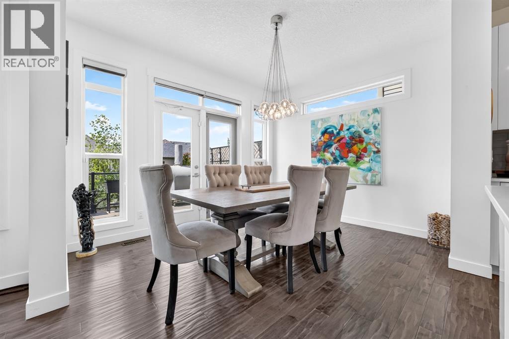 60 Tremblant Terrace SW, Calgary, Alberta  T3H 0B9 - Photo 5 - A2324421