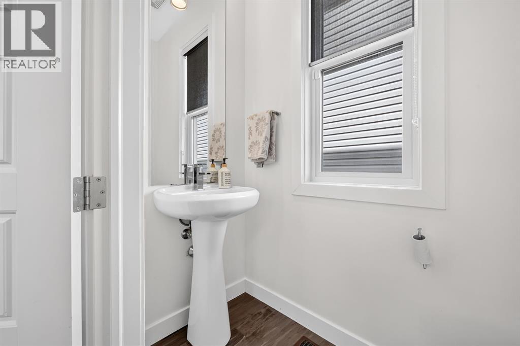 60 Tremblant Terrace SW, Calgary, Alberta  T3H 0B9 - Photo 15 - A2324421